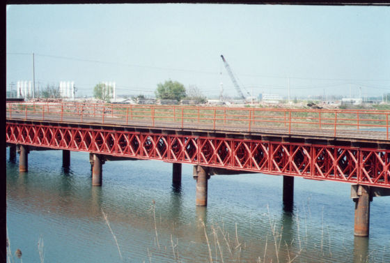 Jembatan Rangka Baja Pracetak dengan Rentang 6 hingga 60 Meter Beban Desain HL93 Dilengkapi Dek Baja atau Kayu untuk Konstruksi Tahan Lama